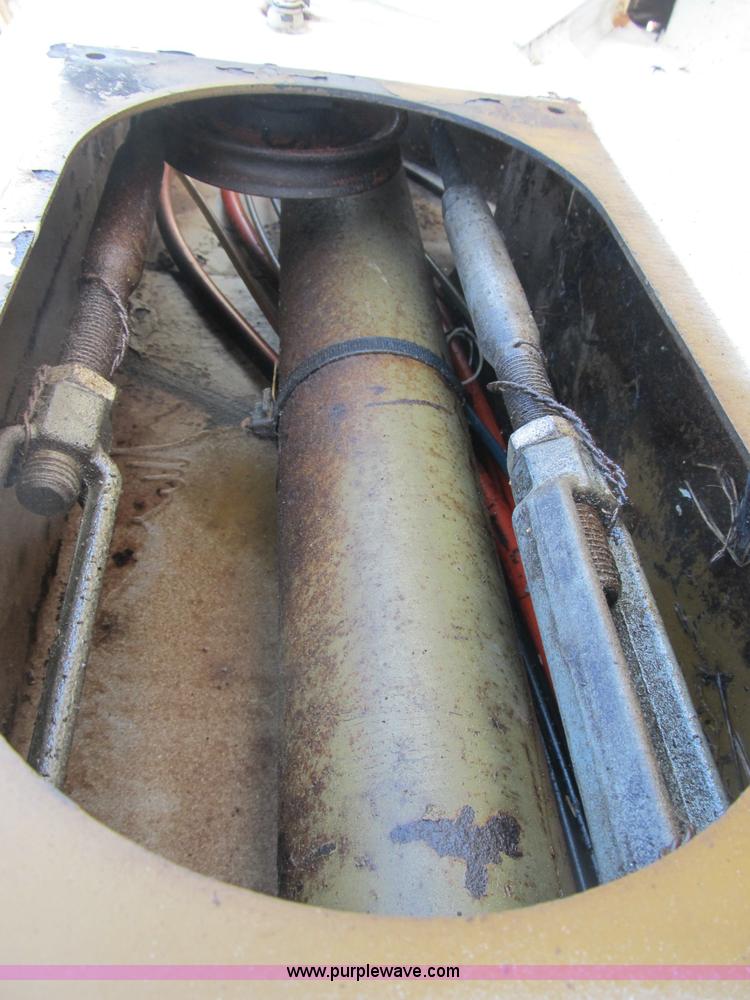 image for item B2796 1989 Ford F800 bucket truck