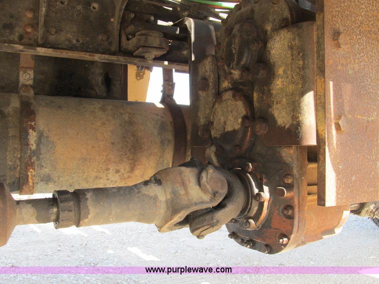 image for item B2796 1989 Ford F800 bucket truck