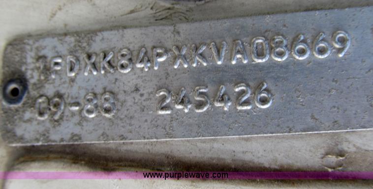 image for item B2796 1989 Ford F800 bucket truck