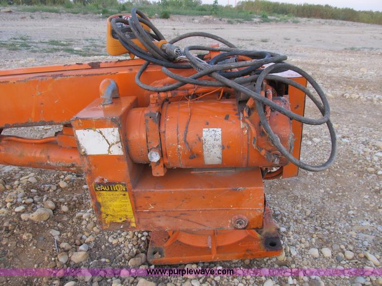 image for item B2819 1988 IMT 2015 truck crane