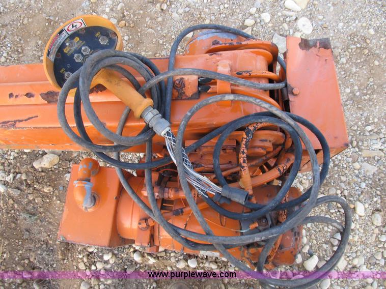 image for item B2819 1988 IMT 2015 truck crane