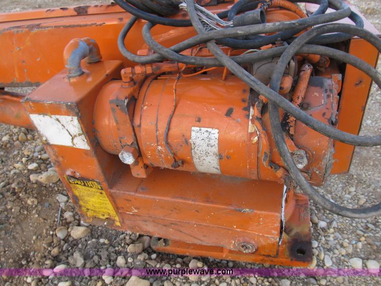 image for item B2819 1988 IMT 2015 truck crane