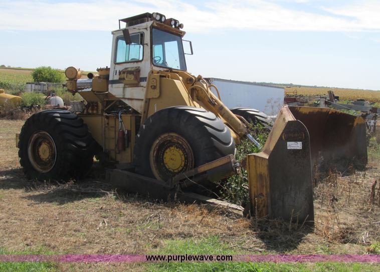image for item B2887 International Harvester D400 dozer