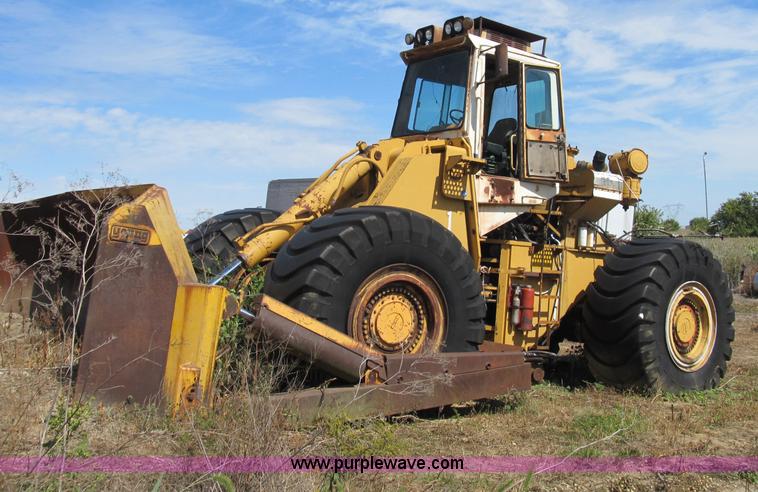 image for item B2887 International Harvester D400 dozer