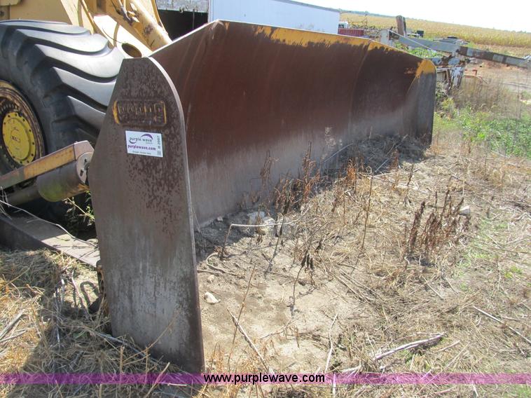 image for item B2887 International Harvester D400 dozer