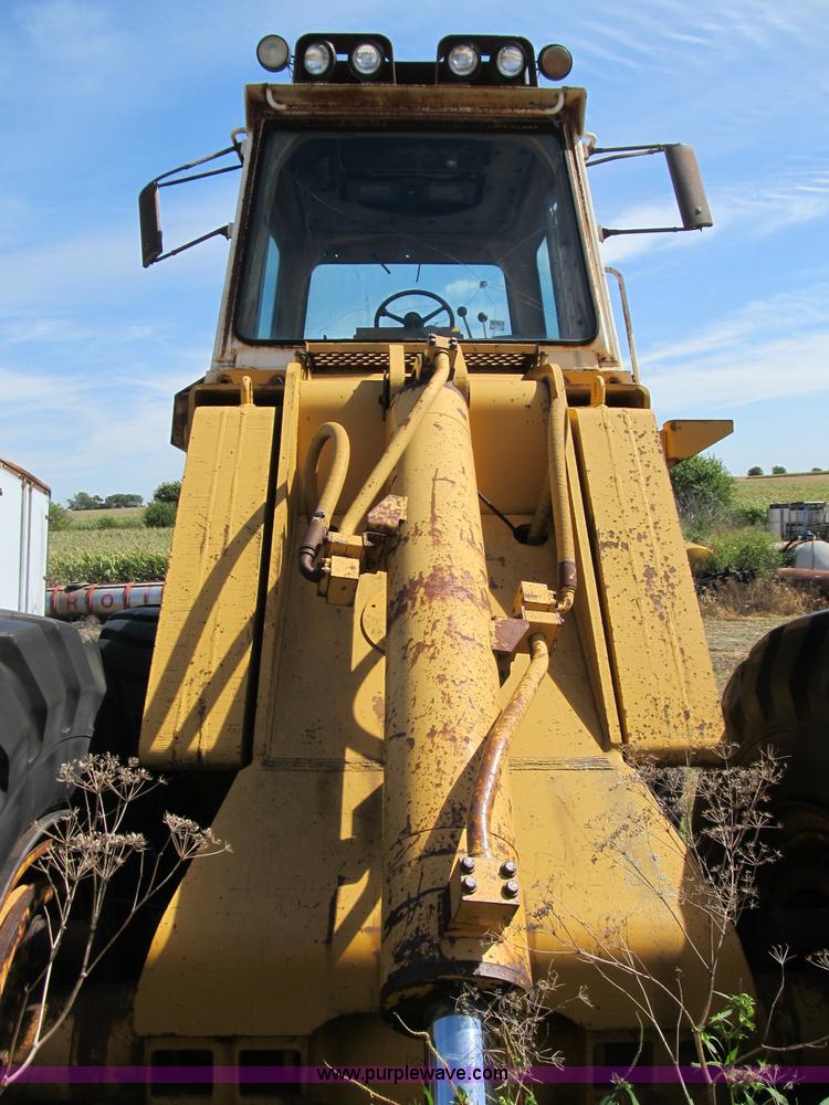 image for item B2887 International Harvester D400 dozer