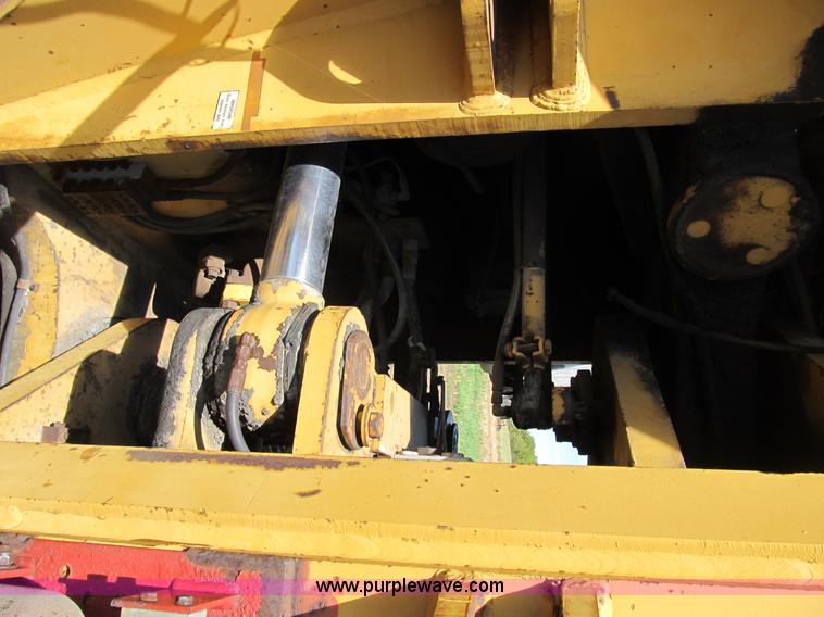 image for item B2887 International Harvester D400 dozer