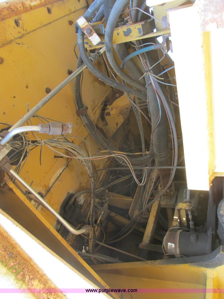 image for item B2887 International Harvester D400 dozer