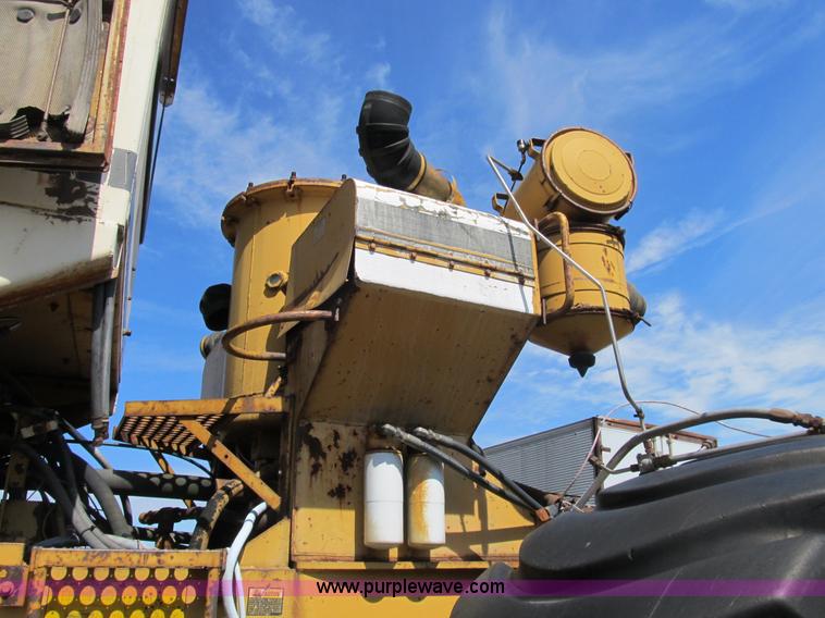 image for item B2887 International Harvester D400 dozer