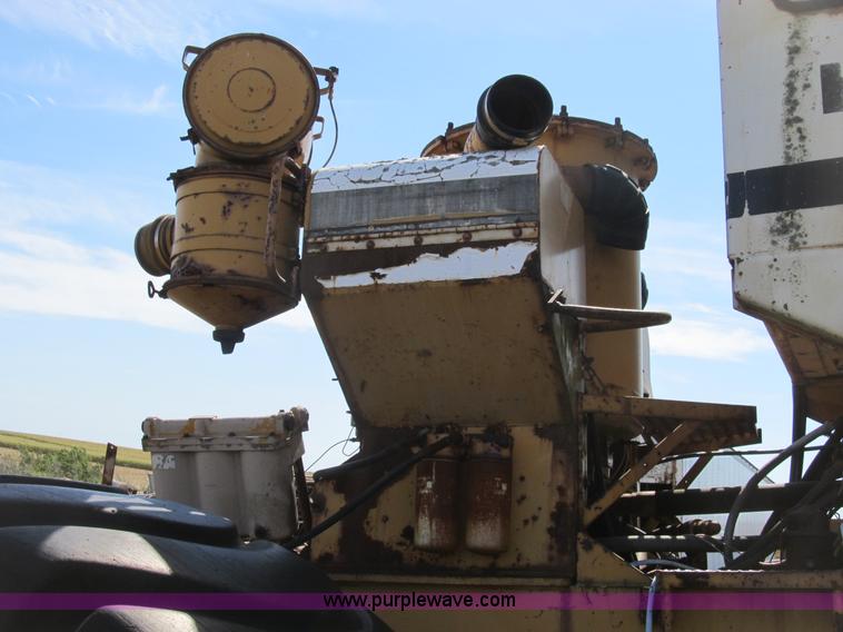 image for item B2887 International Harvester D400 dozer