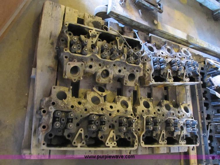 image for item B2887 International Harvester D400 dozer