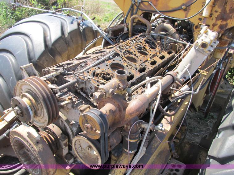 image for item B2887 International Harvester D400 dozer