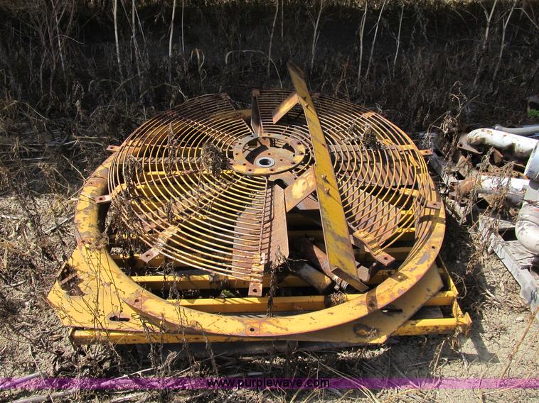 image for item B2887 International Harvester D400 dozer