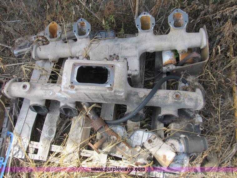 image for item B2887 International Harvester D400 dozer