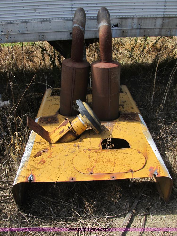 image for item B2887 International Harvester D400 dozer