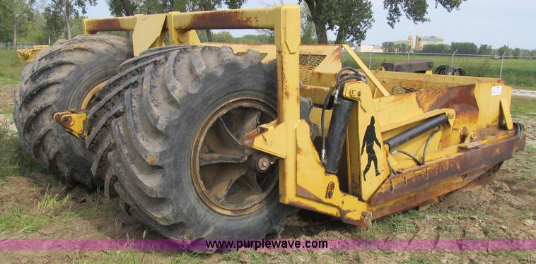 image for item B2903 Scoop-all 17P2T Big Foot hydraulic scraper