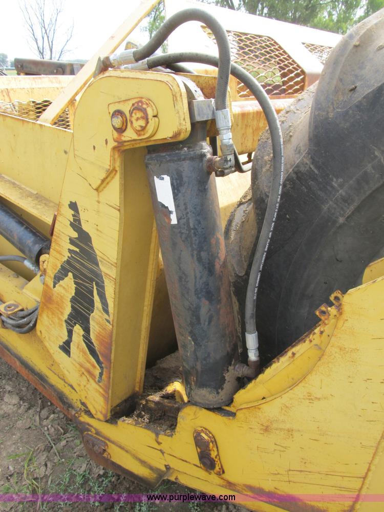 image for item B2903 Scoop-all 17P2T Big Foot hydraulic scraper