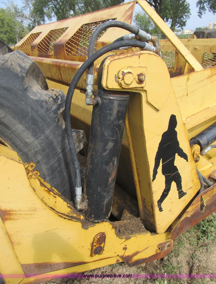 image for item B2903 Scoop-all 17P2T Big Foot hydraulic scraper