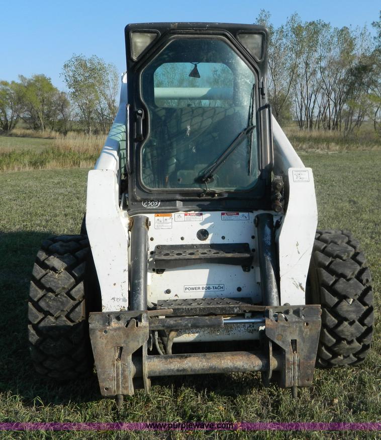 image for item B3903 2002 Bobcat S300 skid steer