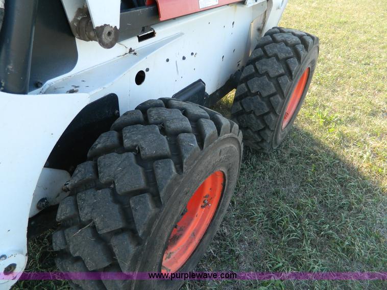 image for item B3903 2002 Bobcat S300 skid steer