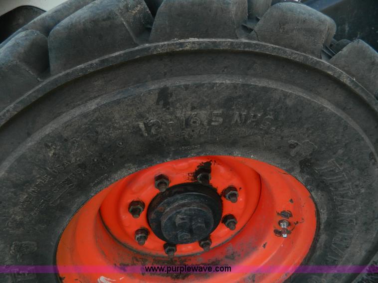 image for item B3903 2002 Bobcat S300 skid steer