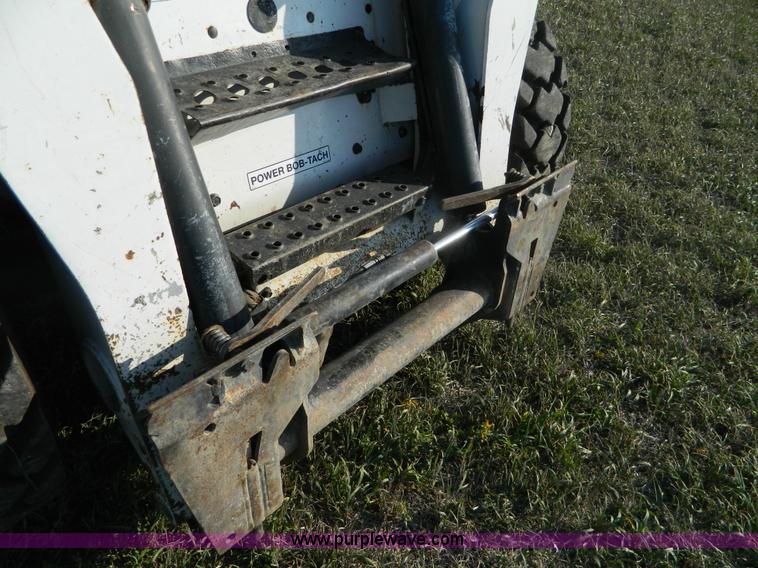 image for item B3903 2002 Bobcat S300 skid steer