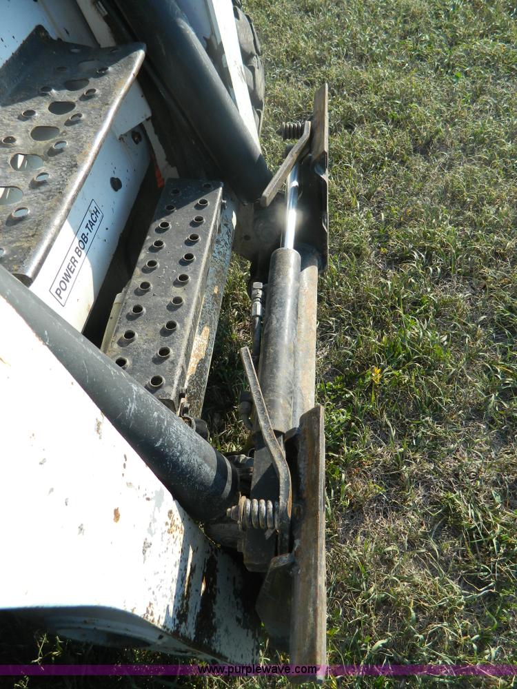 image for item B3903 2002 Bobcat S300 skid steer