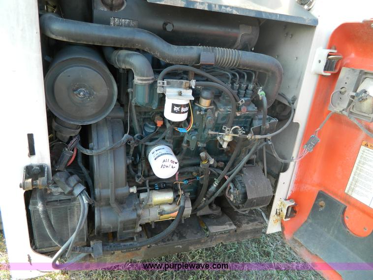 image for item B3903 2002 Bobcat S300 skid steer