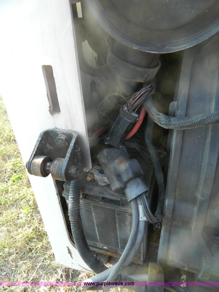 image for item B3903 2002 Bobcat S300 skid steer