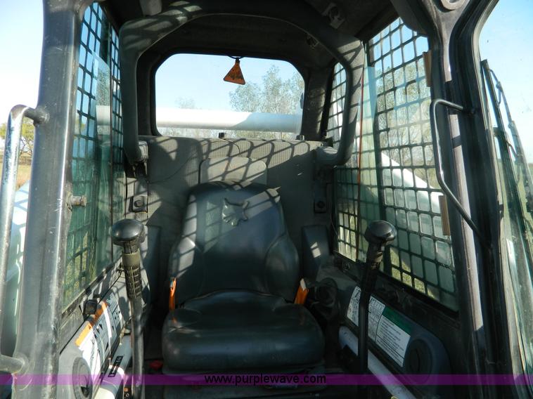 image for item B3903 2002 Bobcat S300 skid steer