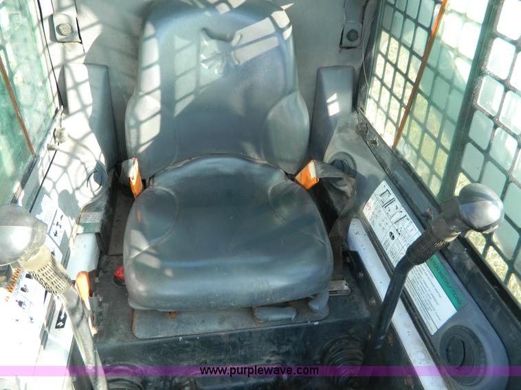 image for item B3903 2002 Bobcat S300 skid steer