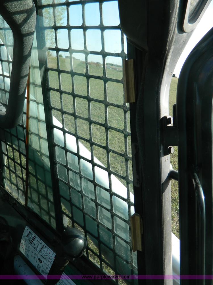 image for item B3903 2002 Bobcat S300 skid steer