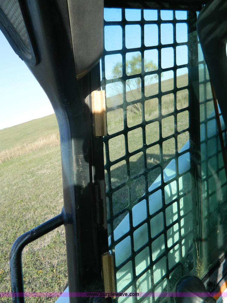 image for item B3903 2002 Bobcat S300 skid steer