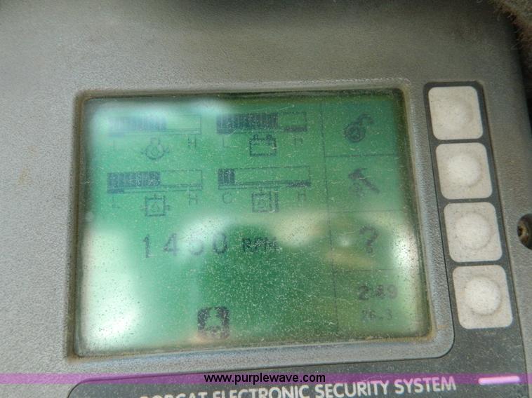 image for item B3903 2002 Bobcat S300 skid steer