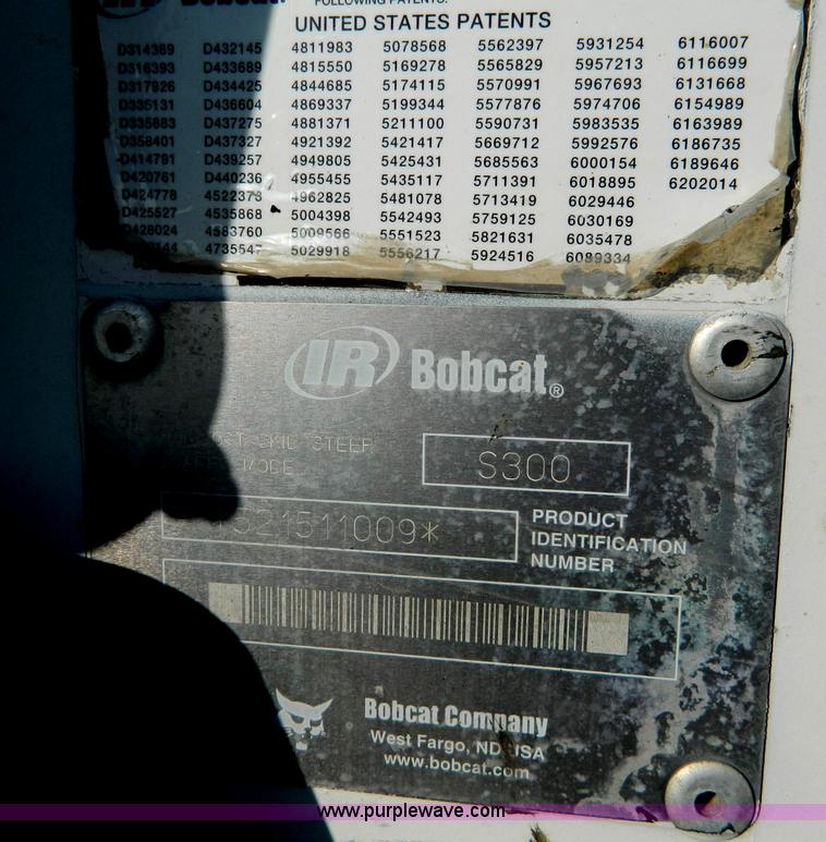 image for item B3903 2002 Bobcat S300 skid steer