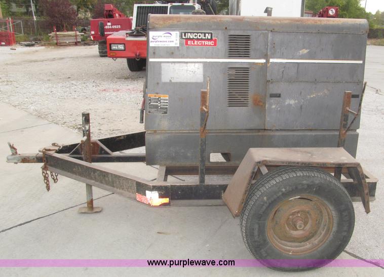 image for item B5228 Lincoln Electric Commander 300 portable welder/generator