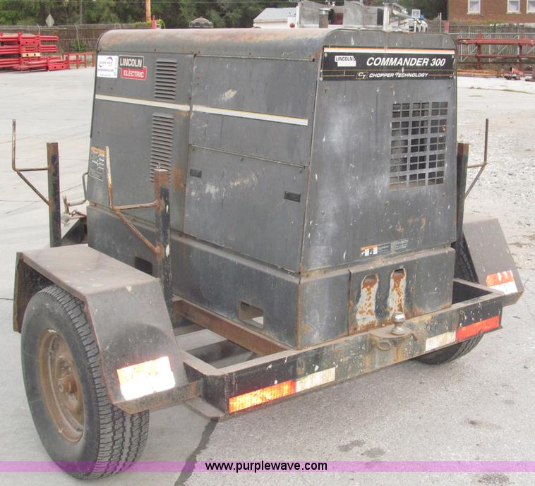 image for item B5228 Lincoln Electric Commander 300 portable welder/generator