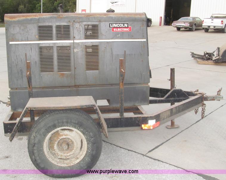 image for item B5228 Lincoln Electric Commander 300 portable welder/generator