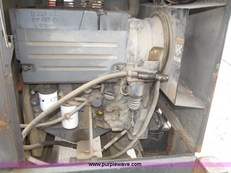 image for item B5228 Lincoln Electric Commander 300 portable welder/generator