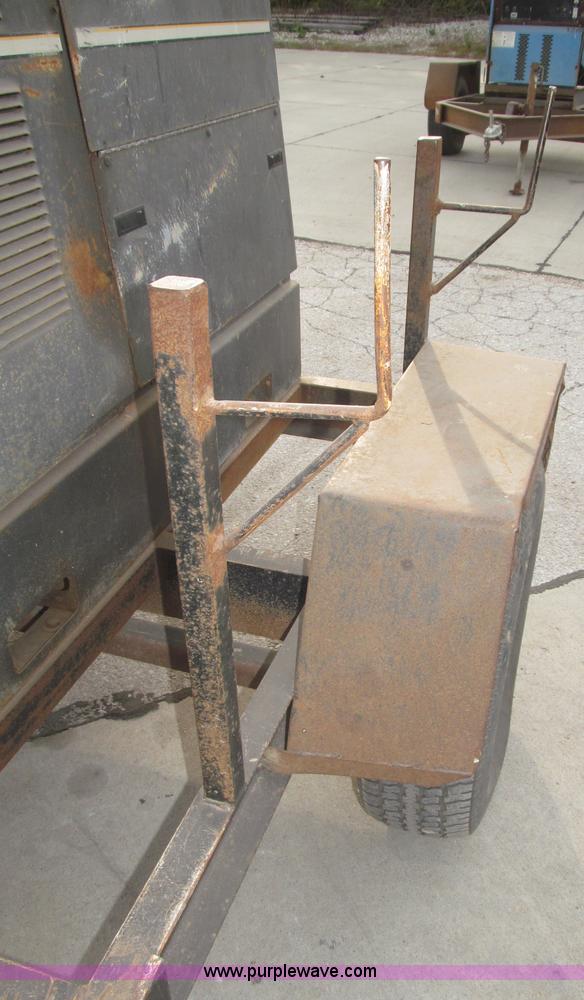 image for item B5228 Lincoln Electric Commander 300 portable welder/generator