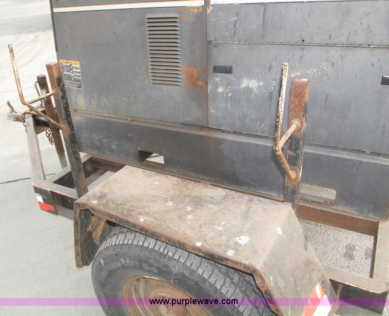 image for item B5228 Lincoln Electric Commander 300 portable welder/generator