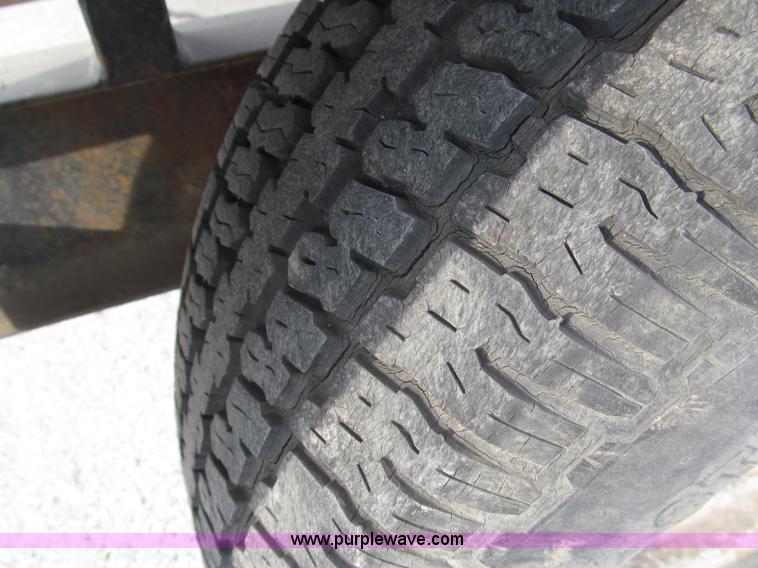 image for item B5228 Lincoln Electric Commander 300 portable welder/generator