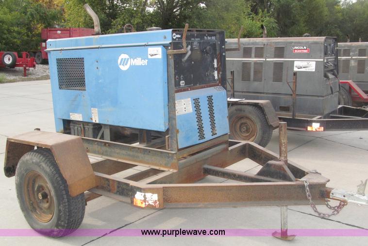 image for item B5229 Miller Big Blue 400D portable welder/generator