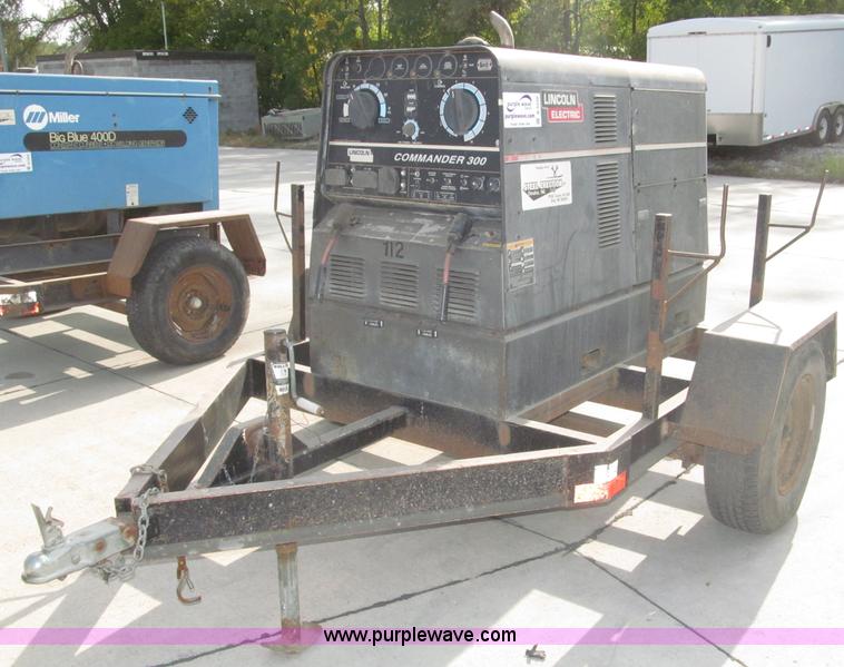 image for item B5230 Lincoln Electric Commander 300 portable welder/generator