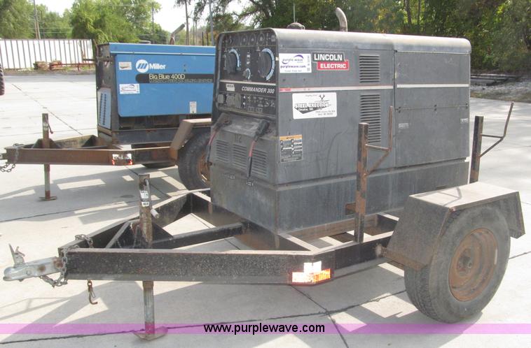 image for item B5230 Lincoln Electric Commander 300 portable welder/generator