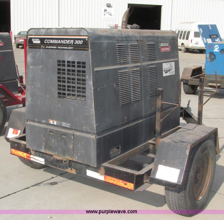image for item B5230 Lincoln Electric Commander 300 portable welder/generator