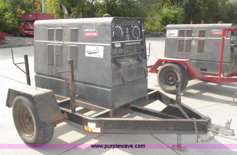 image for item B5230 Lincoln Electric Commander 300 portable welder/generator