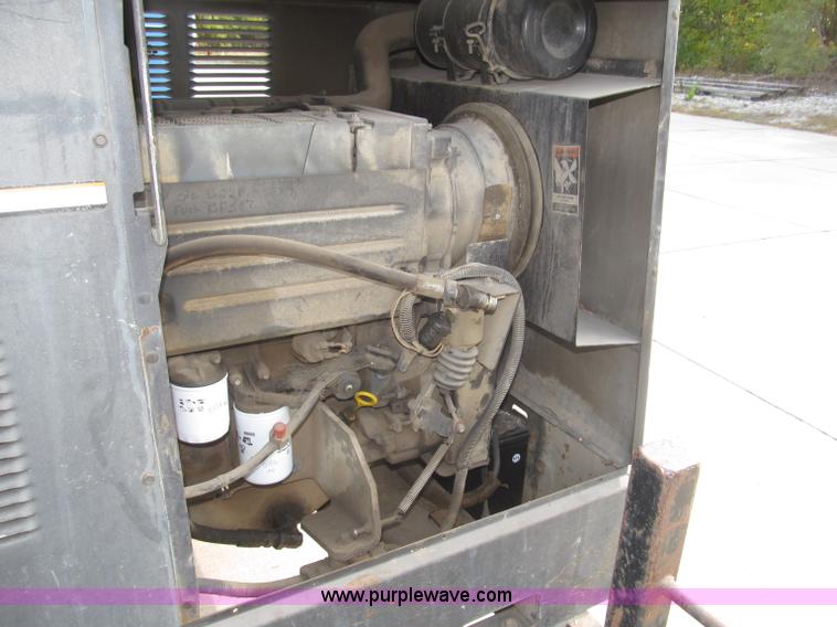 image for item B5230 Lincoln Electric Commander 300 portable welder/generator