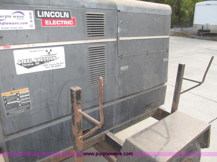 image for item B5230 Lincoln Electric Commander 300 portable welder/generator