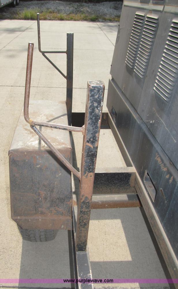 image for item B5230 Lincoln Electric Commander 300 portable welder/generator